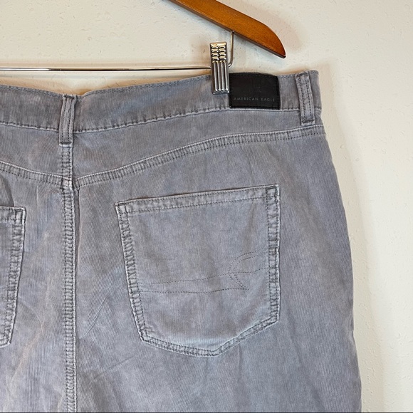 American Eagle Women’s Plus Size Corduroy Grey Mom Pants Sz 20 NWT - Picture 8 of 10